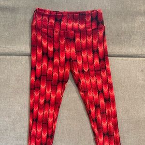 Red geometric LulaRoe leggings